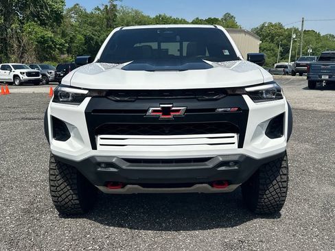 Used 2024 Chevrolet Colorado ZR2 w/ Technology Package AWD/4WD image 3