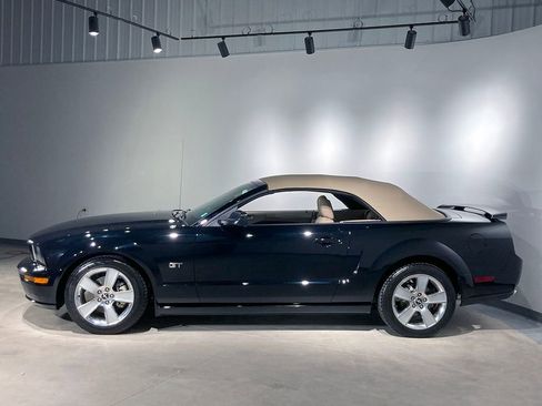 Used 2006 Ford Mustang GT image 26
