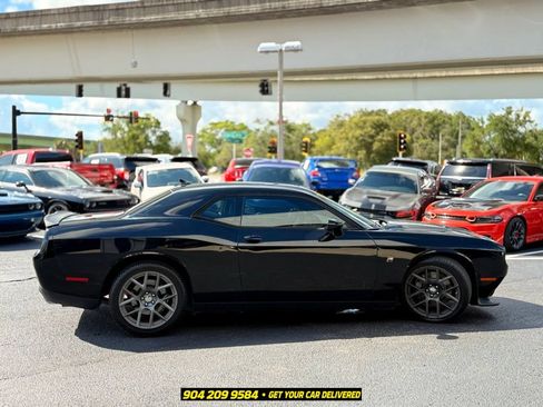 Used 2016 Dodge Challenger R/T Scat Pack w/ Leather Interior Group RWD image 12