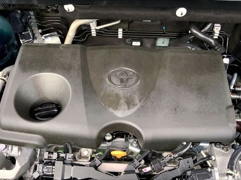 Used 2025 Toyota RAV4 XLE FWD image 63