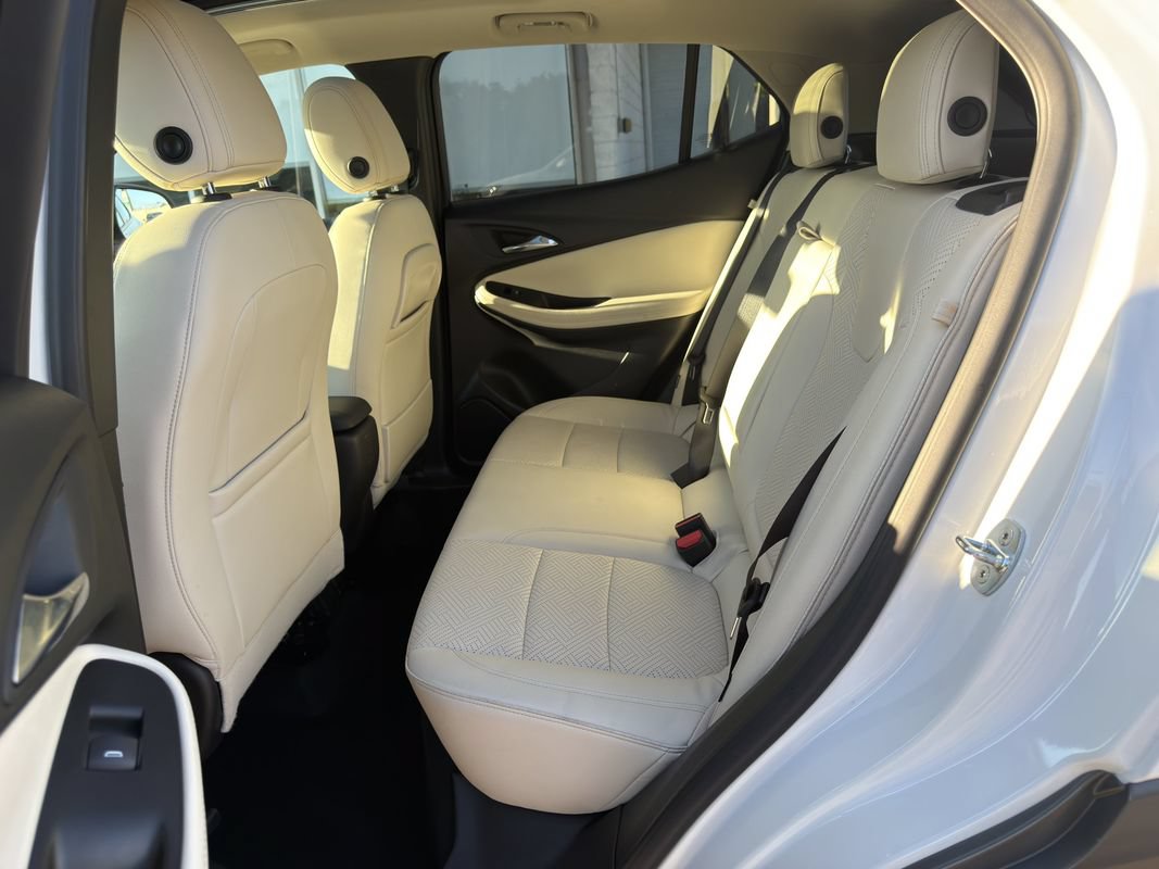 Used 2023 Buick Encore GX Essence w/ Experience Buick Package FWD image 37