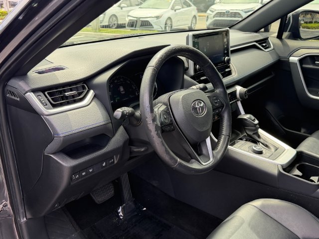 Certified 2020 Toyota RAV4 XSE w/ XSE Grade Weather Package AWD/4WD image 12