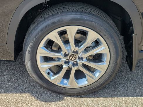 New 2026 Toyota Highlander Limited AWD/4WD image 5