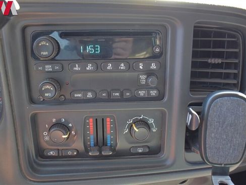 Used 2006 Chevrolet Silverado 2500 LT w/ Heavy-Duty Power Package AWD/4WD image 14