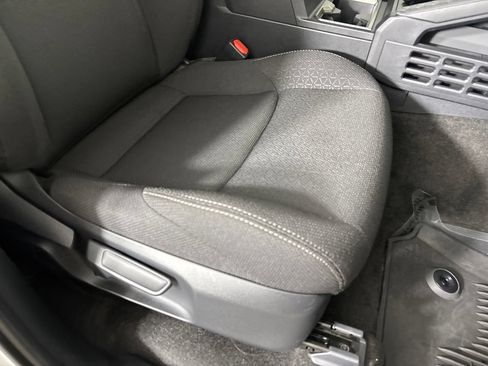 Used 2025 Toyota 4Runner SR5 AWD/4WD image 31