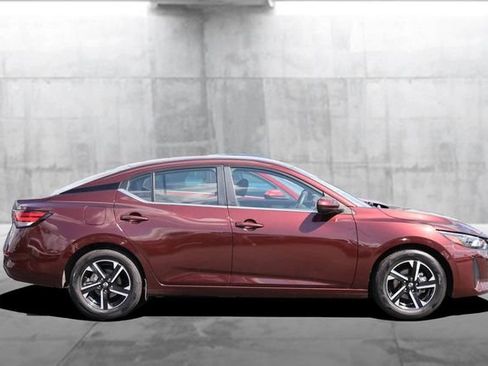 Certified 2025 Nissan Sentra SV FWD image 5