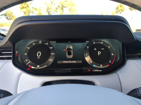 Used 2025 Land Rover Range Rover Sport Dynamic SE image 33