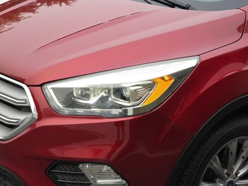 Used 2018 Ford Escape Titanium AWD/4WD image 29