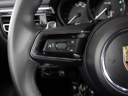 Certified 2025 Porsche Macan AWD/4WD image 14
