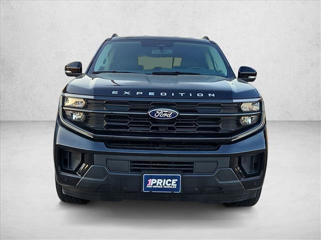 Used 2026 Ford Expedition Max Active RWD image 2