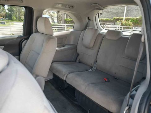 Used 2017 Honda Odyssey SE image 19