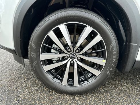 New 2025 Nissan Pathfinder Platinum w/ Cargo Package image 11