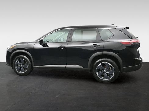 Used 2024 Nissan Rogue SV AWD/4WD image 5