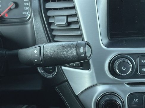 Used 2018 GMC Yukon XL SLT image 16