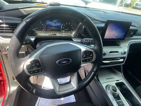 Used 2020 Ford Explorer XLT RWD image 14