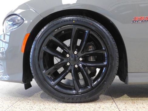 Used 2018 Dodge Charger R/T Scat Pack RWD image 24
