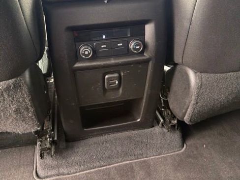 Used 2023 Chevrolet Traverse LT w/ Rear Camera Mirror Package AWD/4WD image 12