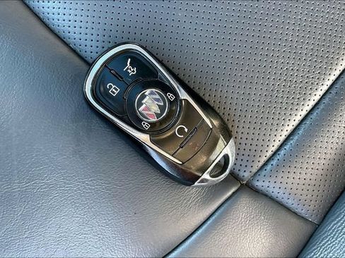 Used 2021 Buick Enclave Premium w/ Sun and Sites Package AWD/4WD image 11