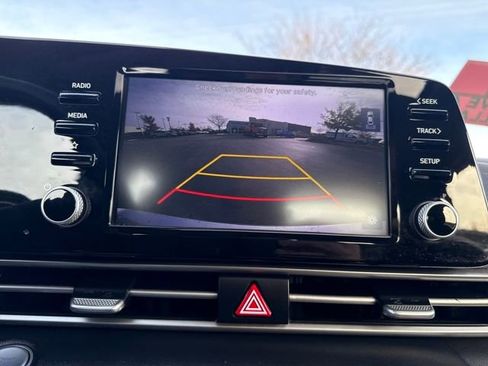 Used 2021 Hyundai Elantra SEL w/ Convenience + Premium Package image 26