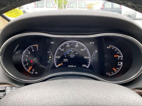Used 2018 Jeep Grand Cherokee Limited AWD/4WD image 25