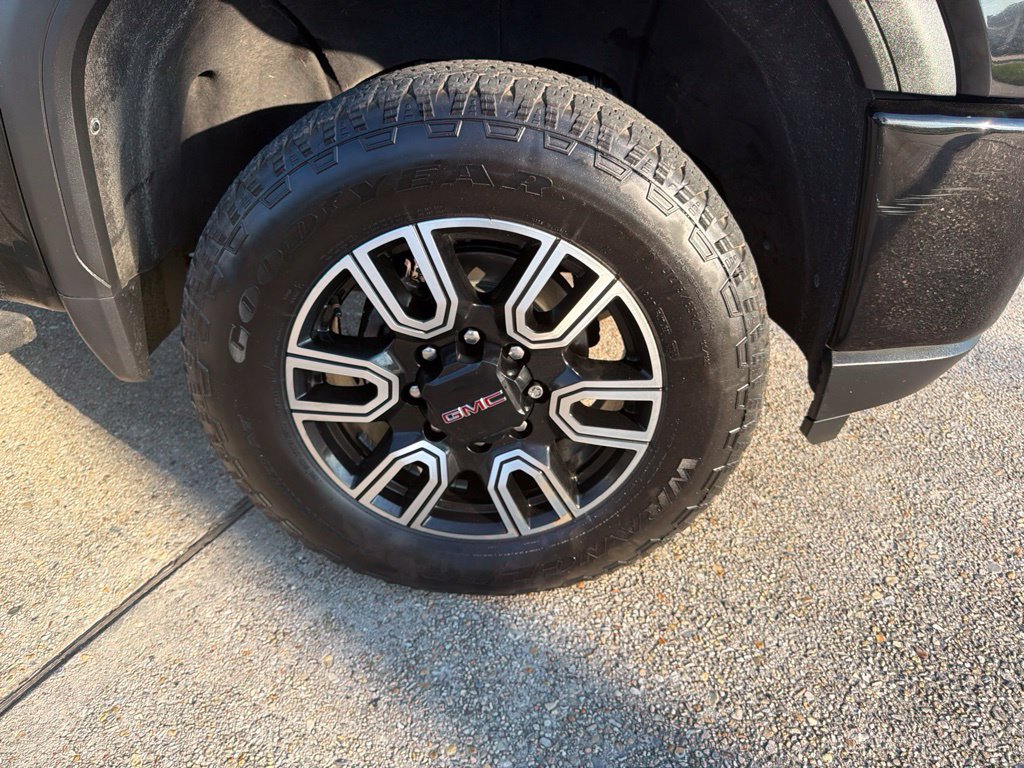 Used 2022 GMC Sierra 2500 AT4 w/ AT4 Preferred Package AWD/4WD image 22