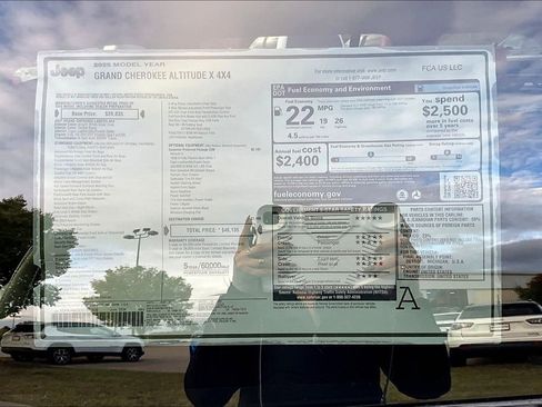 New 2025 Jeep Grand Cherokee Laredo image 13