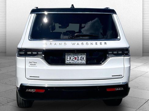 Used 2023 Jeep Grand Wagoneer L Series II AWD/4WD image 3