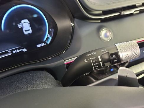 Used 2023 Genesis GV70 2.5T w/ Sport Prestige Package image 34