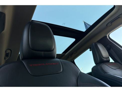 Used 2014 Jeep Cherokee Trailhawk w/ Comfort/Convenience Group AWD/4WD image 19