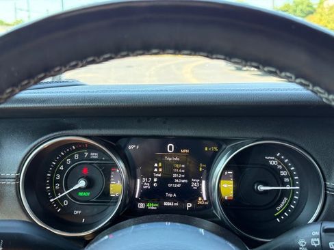 Used 2022 Jeep Wrangler Unlimited Sahara w/ Cold Weather Group AWD/4WD image 38