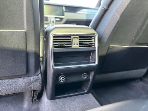 Used 2019 Porsche Cayenne S image 38