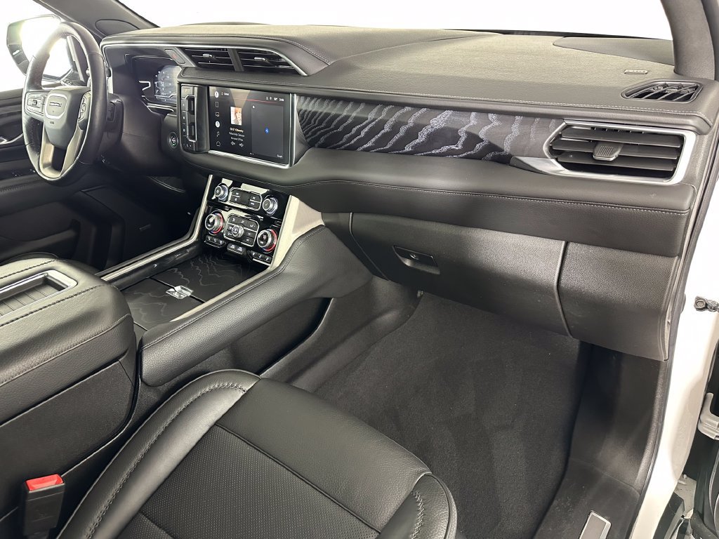 Used 2022 GMC Yukon Denali w/ Denali Ultimate Package AWD/4WD image 35
