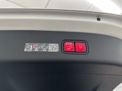 Used 2026 Mercedes-Benz GLC 300 image 27