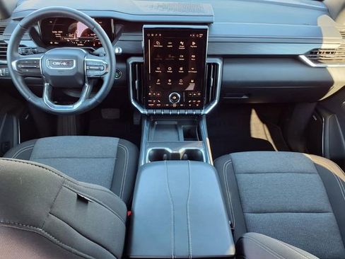 Used 2025 GMC Acadia Elevation image 10