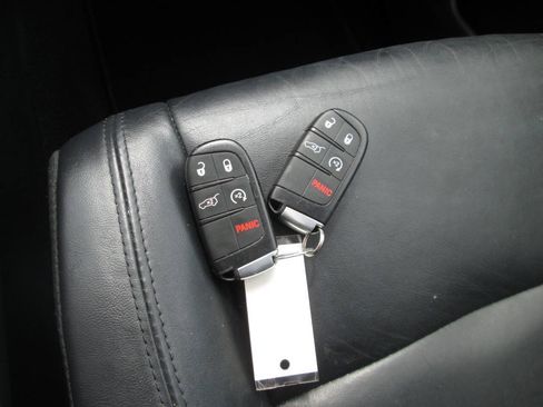 Used 2019 Jeep Grand Cherokee Limited AWD/4WD image 25
