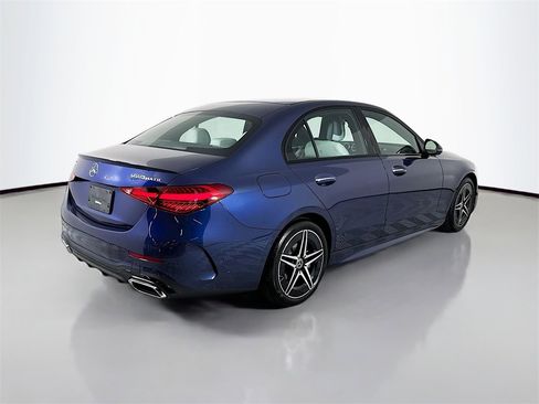 Used 2025 Mercedes-Benz C 300 4MATIC Sedan image 9