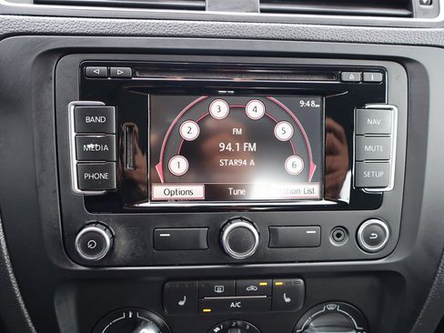 Used 2013 Volkswagen Jetta TDI FWD image 24