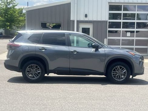 Used 2024 Nissan Rogue S AWD/4WD image 14
