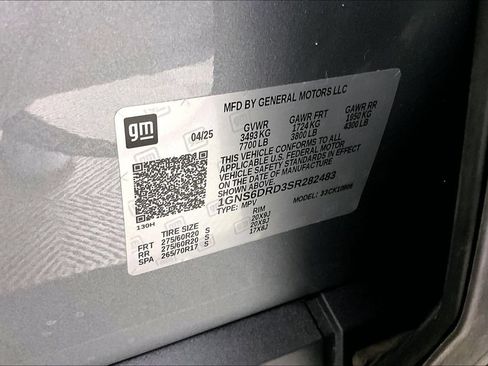Used 2025 Chevrolet Suburban Z71 AWD/4WD image 27