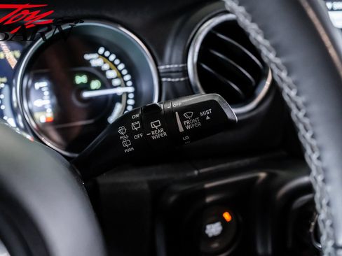 Used 2023 Jeep Wrangler Unlimited Sahara AWD/4WD image 29