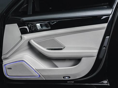 Used 2018 Porsche Panamera Turbo image 60