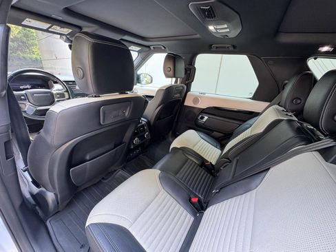 Used 2021 Land Rover Discovery S R-Dynamic image 27