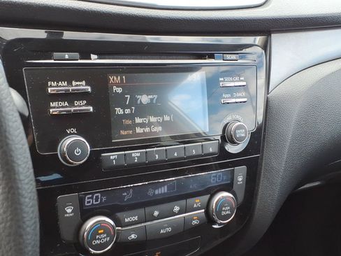 Used 2015 Nissan Rogue SV AWD/4WD image 19
