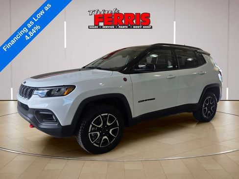 Used 2026 Jeep Compass Trailhawk AWD/4WD image 1