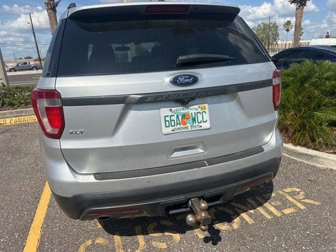 Used 2017 Ford Explorer XLT w/ Equipment Group 202A image 11