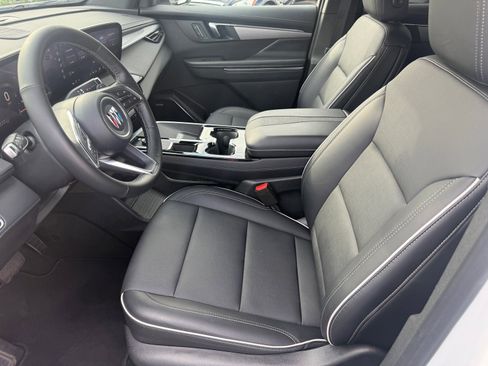 Used 2025 Buick Enclave Preferred image 11