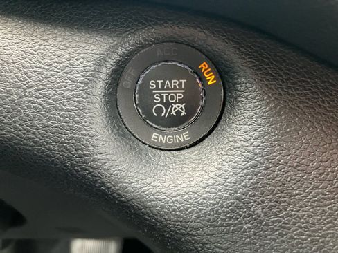 Used 2014 Jeep Cherokee Limited AWD/4WD image 22