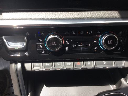New 2026 GMC Sierra 1500 Denali w/ Technology Package AWD/4WD image 15
