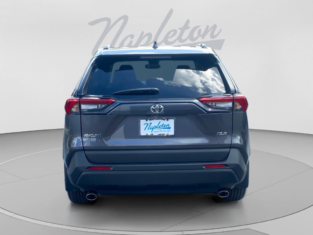 Used 2024 Toyota RAV4 XLE w/ Convenience Package FWD image 4