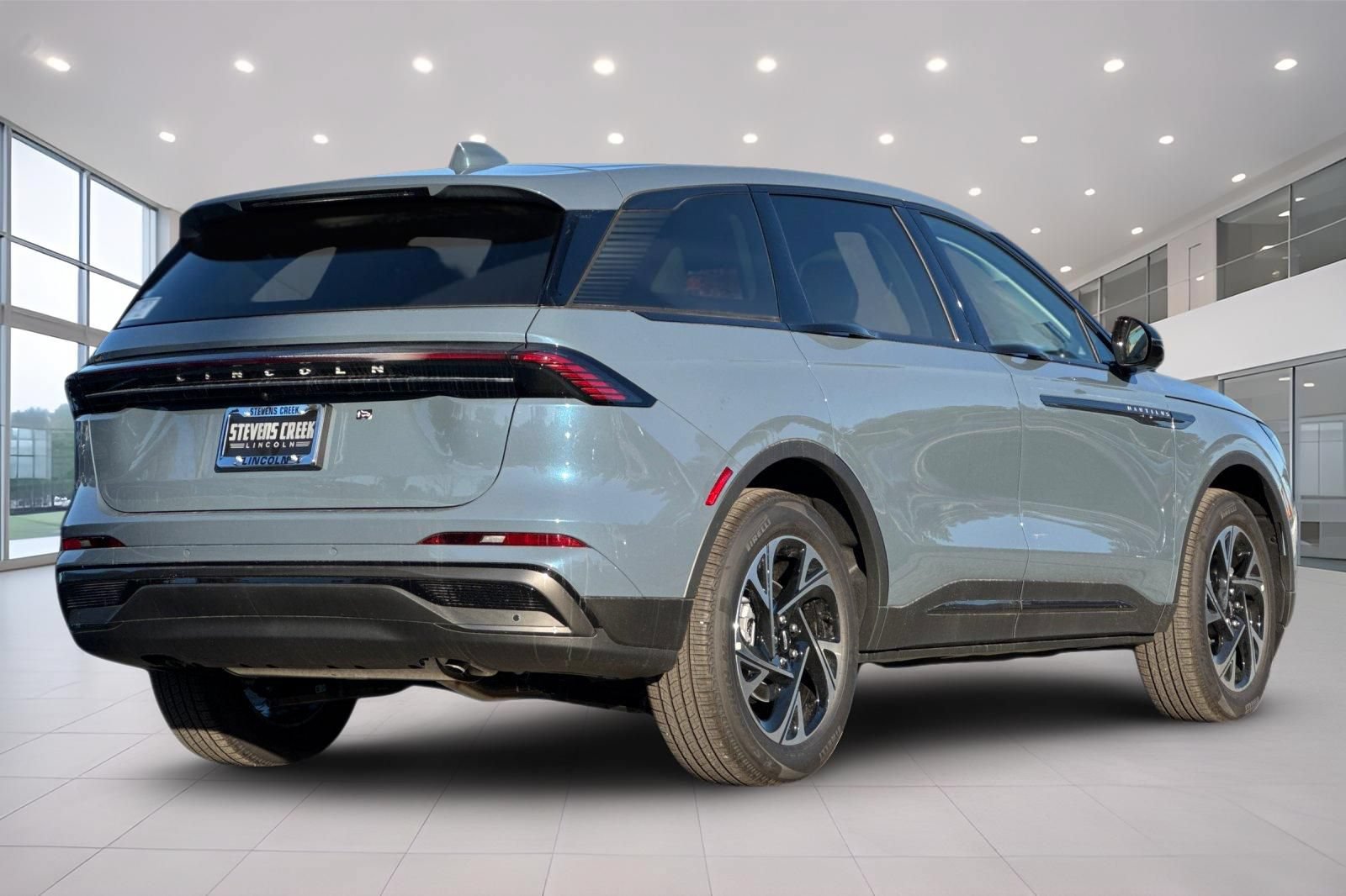 Used 2026 Lincoln Nautilus Premier w/ Jet Appearance Package AWD/4WD image 4
